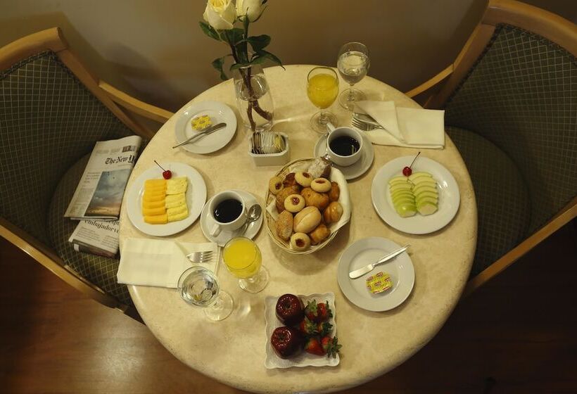 سوییت جونیور, Suites Del Bosque