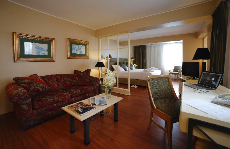 سوئیت جونیور با تخت بزرگ, Suites Del Bosque