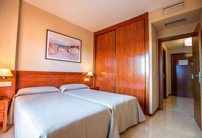 Apartamento 2 Dormitórios, Ilunion Miramar