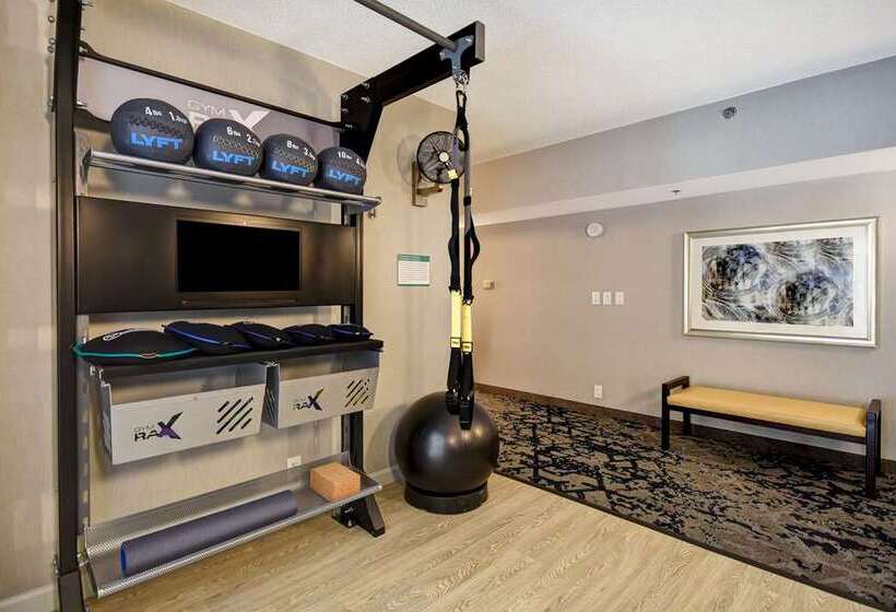 سوییت, Hilton Charlotte Airport