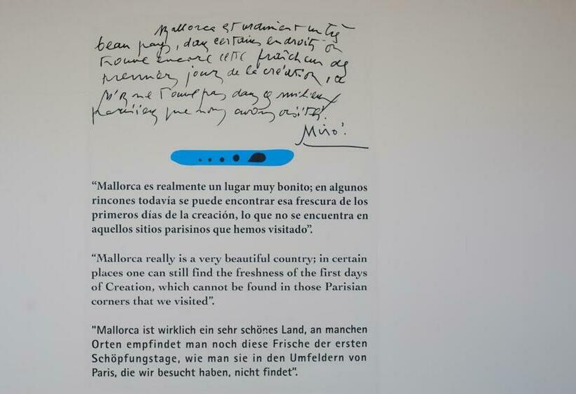 디럭스 룸 바다 전망, Joan Miro Museum