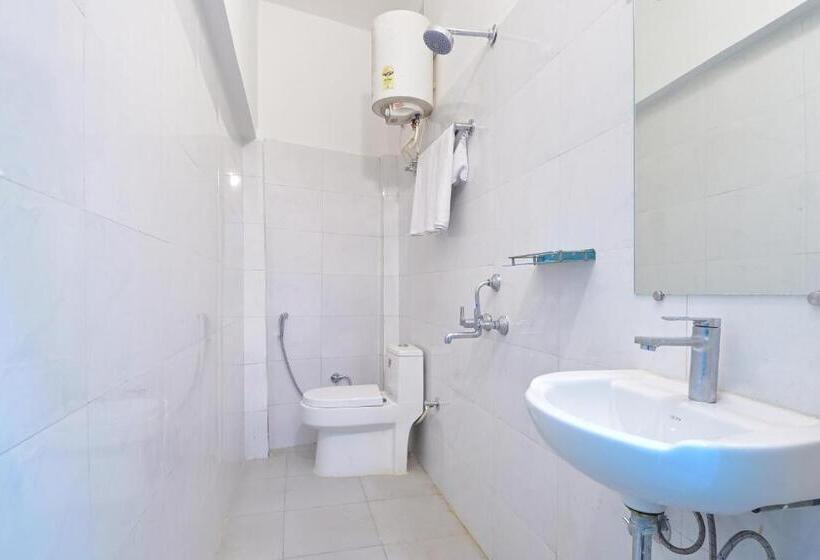 اتاق لوکس, Chowdhry Tourist Lodge   New Delhi Railway Station   2 Minutes Walk