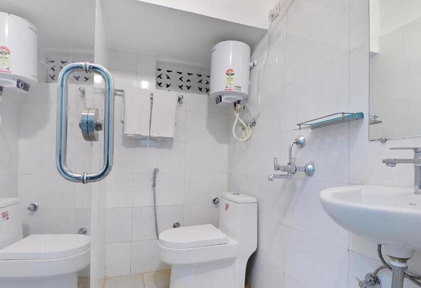 اتاق لوکس, Chowdhry Tourist Lodge   New Delhi Railway Station   2 Minutes Walk