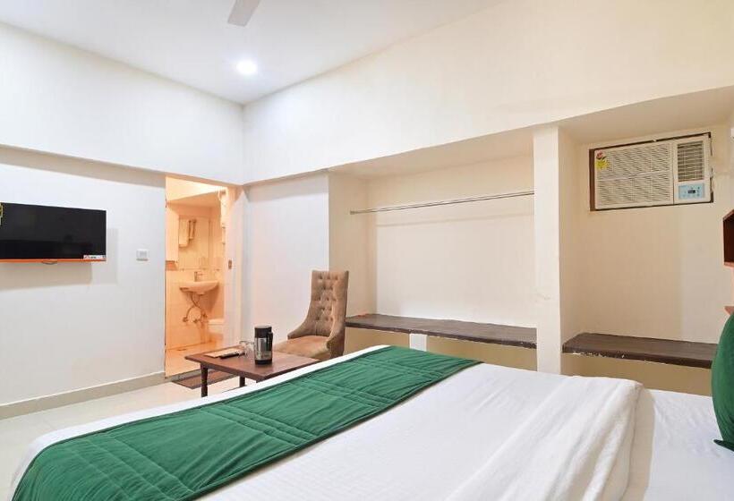 اتاق لوکس, Chowdhry Tourist Lodge   New Delhi Railway Station   2 Minutes Walk