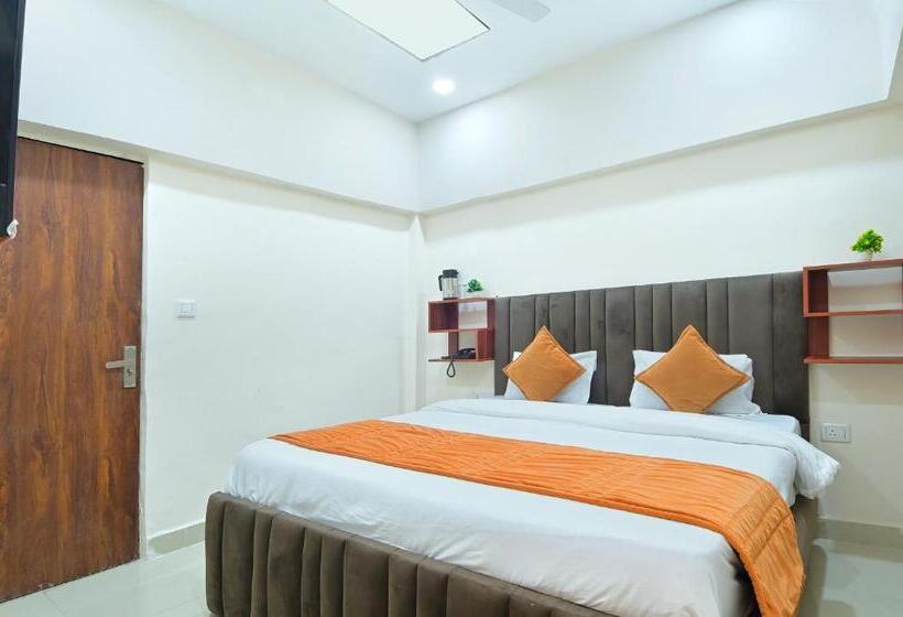 اتاق لوکس یک تخته, Chowdhry Tourist Lodge   New Delhi Railway Station   2 Minutes Walk