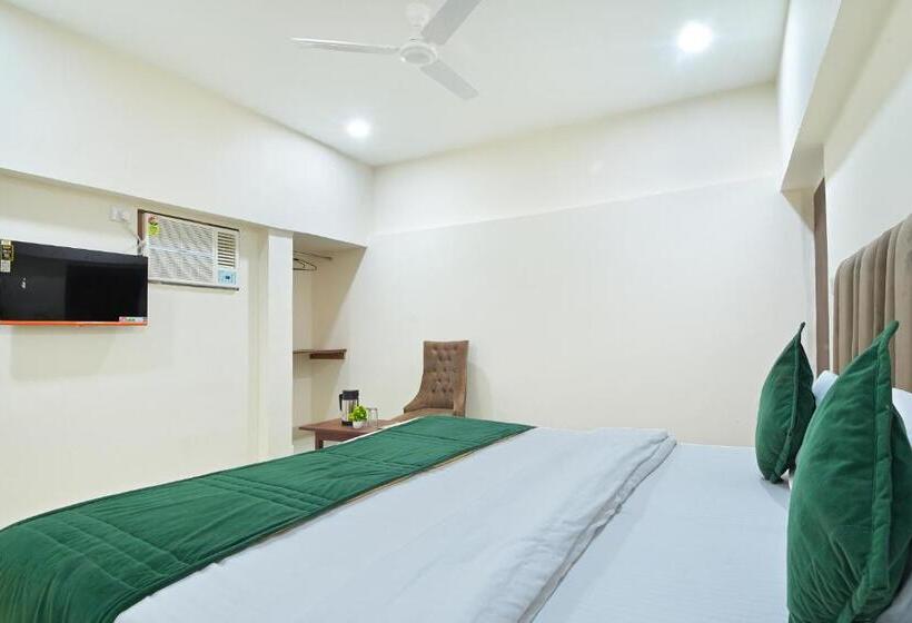 اتاق لوکس یک تخته, Chowdhry Tourist Lodge   New Delhi Railway Station   2 Minutes Walk
