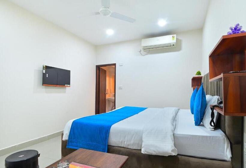 اتاق لوکس یک تخته, Chowdhry Tourist Lodge   New Delhi Railway Station   2 Minutes Walk