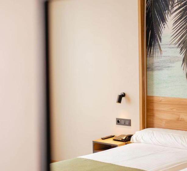 Quarto Estandar, Primavera Park 4* Sup