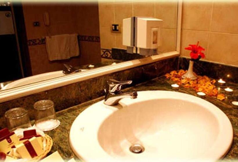 اتاق استاندارد سه نفره, Seti Abu Simbel Lake Resort
