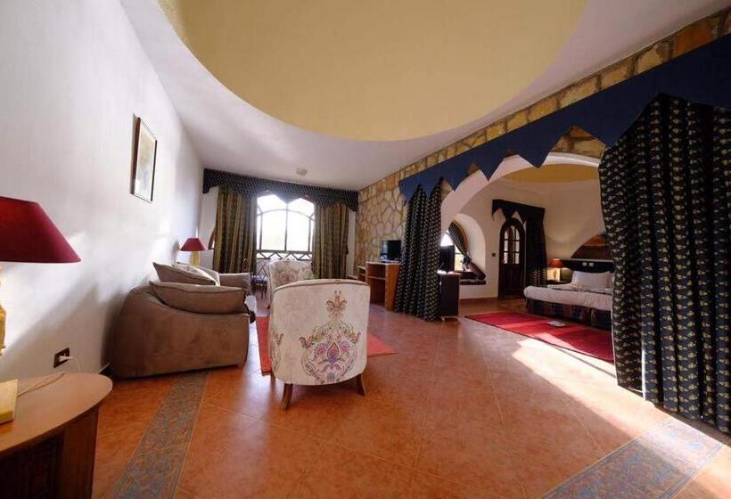 سوییت اجرایی, Seti Abu Simbel Lake Resort