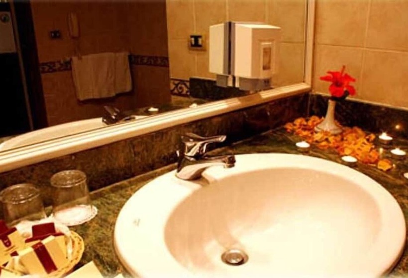 اتاق استاندارد سه نفره, Seti Abu Simbel Lake Resort