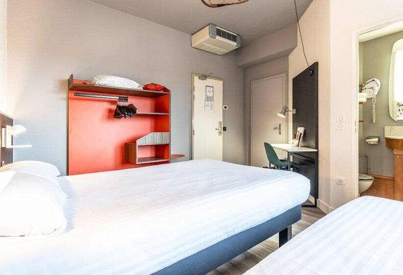 اتاق راحتی سه تخته, The Originals City, Hôtel Le Berry, Bourges