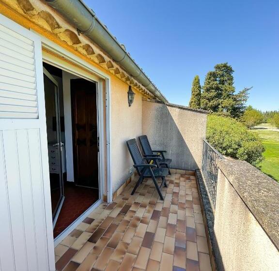 اتاق استاندارد با چشم‌انداز باغ, Golf Club D'uzes