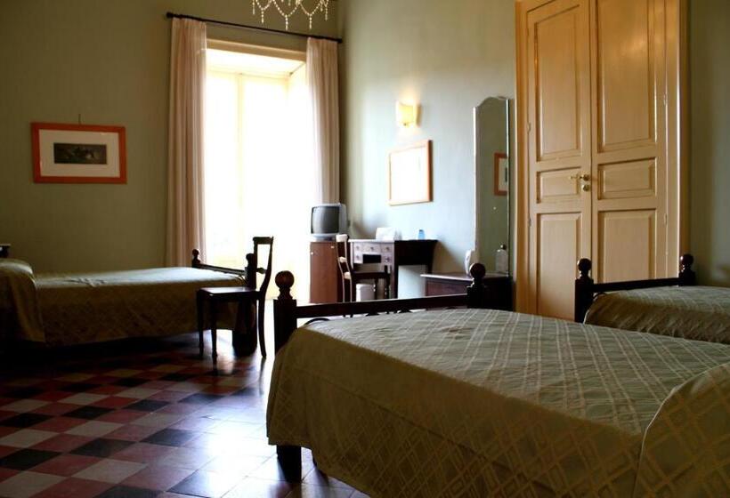 اتاق استاندارد چهارنفره با بالکن, B&b Conte Ruggero