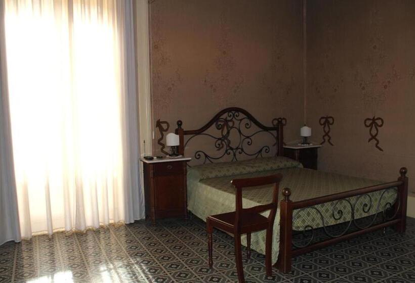 اتاق استاندارد با بالکن, B&b Conte Ruggero