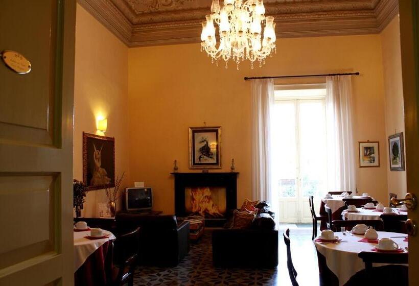 اتاق استاندارد سه تخته با بالکن, B&b Conte Ruggero