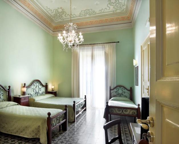 اتاق استاندارد سه تخته با بالکن, B&b Conte Ruggero