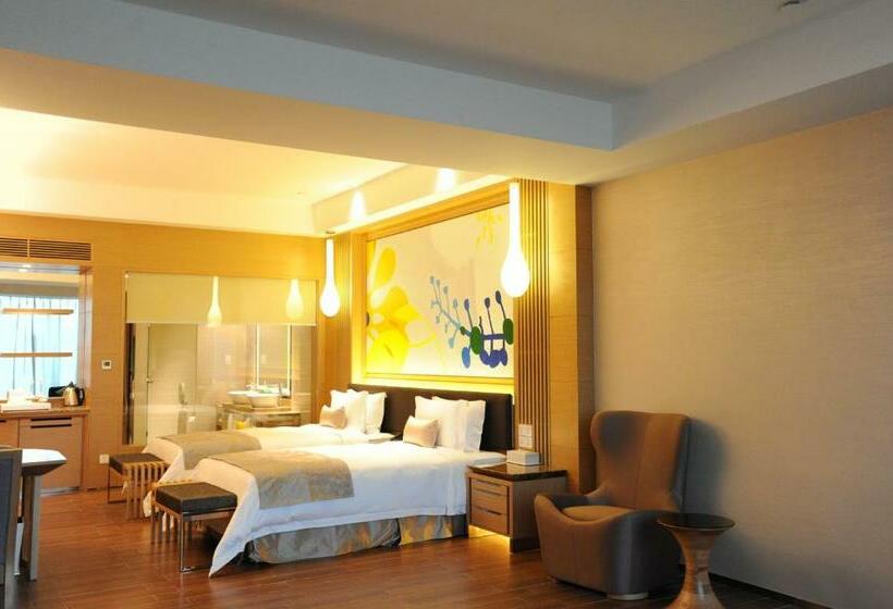 اتاق سوپریور با چشم‌انداز باغ, Huidong Regal Palace Resort