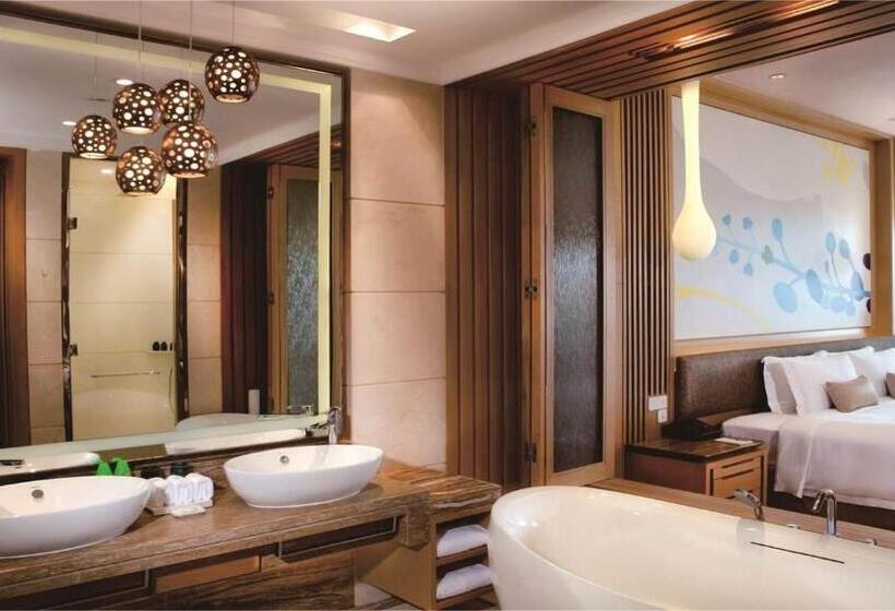 اتاق لوکس با چشم‌انداز دریا, Huidong Regal Palace Resort