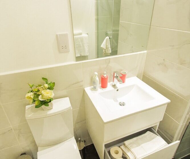 آپارتمان مدیریتی 2 خوابه, Accra Luxury Apartments Cantonments