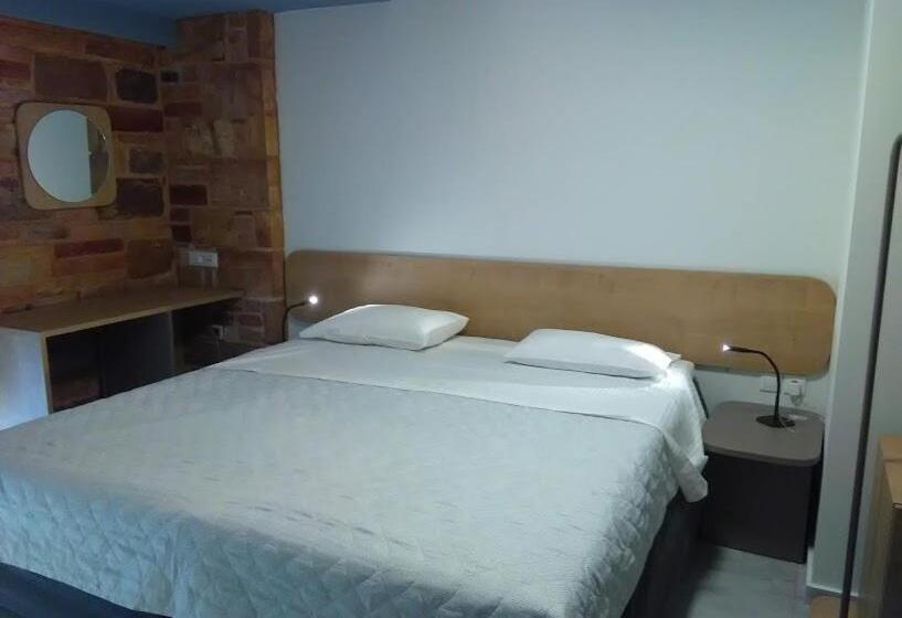 스탠다드 트리플 룸, Chios City Inn