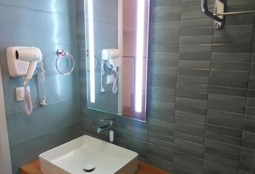 스탠다드 트리플 룸, Chios City Inn