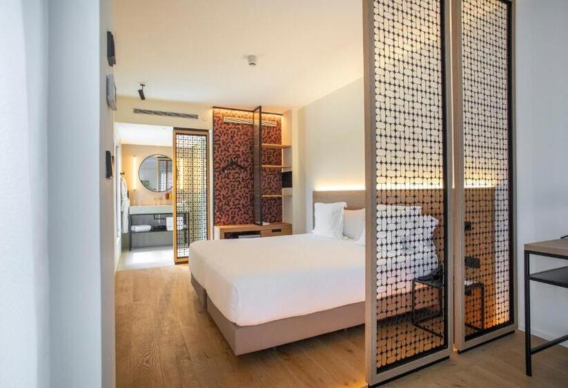 Номер Стандарт Вид на Сад, Paxton Barcelona