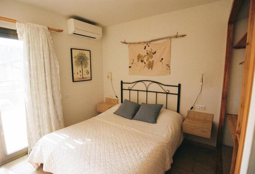 Quarto Estandar com Terraço, Hostal De L Aigua