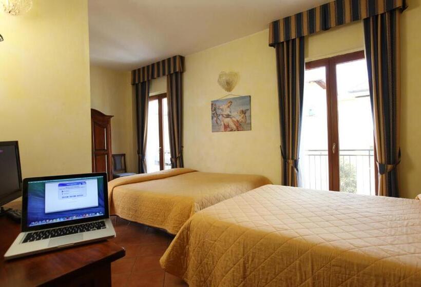 اتاق استاندارد چهار تخته, Bologna