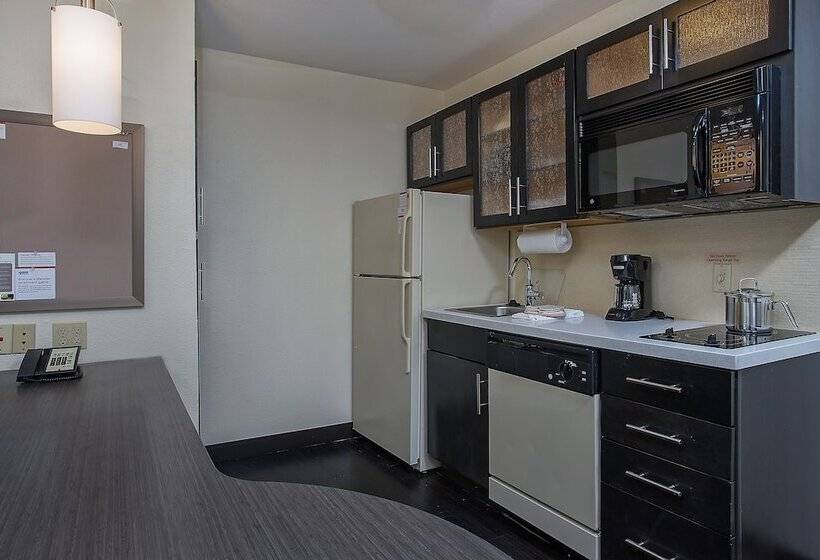 标准工作室, Candlewood Suites Louisville Airport By Ihg