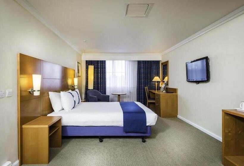 适合残疾人使用的标准间, Holiday Inn Cardiff City, An Ihg