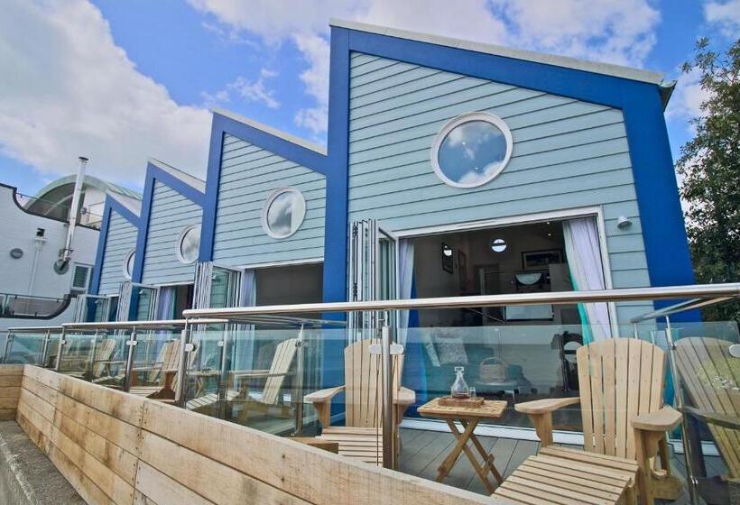 Люкс Кровать Кинг, Beach Hut Suites