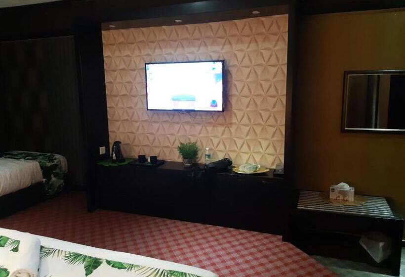 سوییت خانوادگی, Grandeur Hotel And Spa