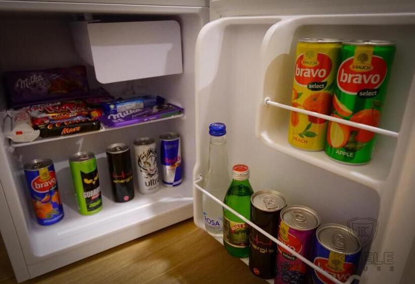 اتاق لوکس خانوادگی, Motel Kvele