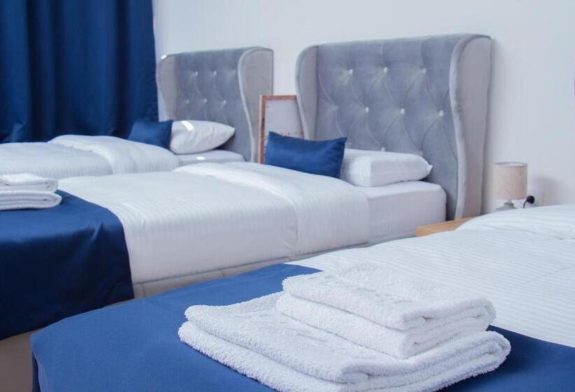 اتاق لوکس سه تخته, Motel Kvele