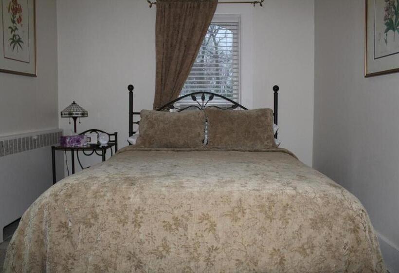 Номер Стандарт, Monroe Manor Inn