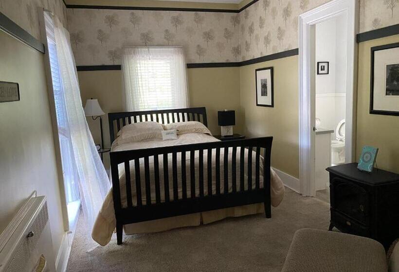 Номер Стандарт, Monroe Manor Inn
