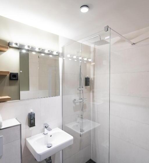 اتاق استاندارد یک نفره, Munich Rooms