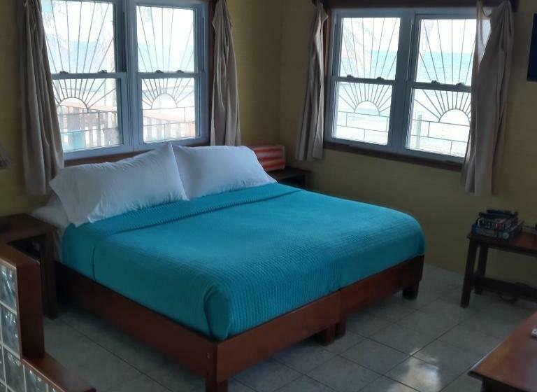 스탠다드 스튜디오 바다 전망, Coco's Beachfront Cabanas