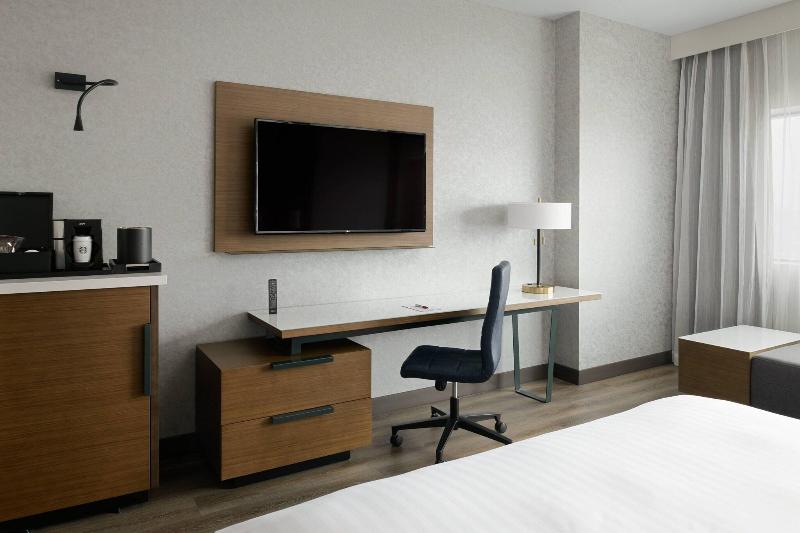 스탠다드 룸 킹사이즈 침대, Marriott Tacoma Downtown