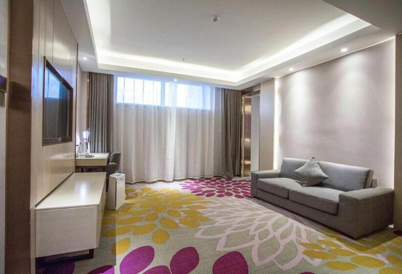 Люкс Повышенной Комфортности, Lavande Hotel Changji Changning Road