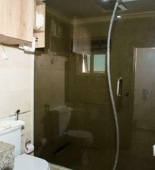 اتاق لوکس یک تخته, Lit Suites