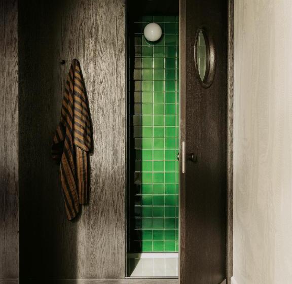 Полулюкс, Boutique & Design Hotel Volkshaus Basel