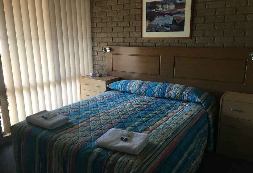 Семейный Номер, Darling Junction Motor Inn