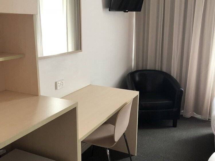 디럭스 룸, Adelaide Airport Motel
