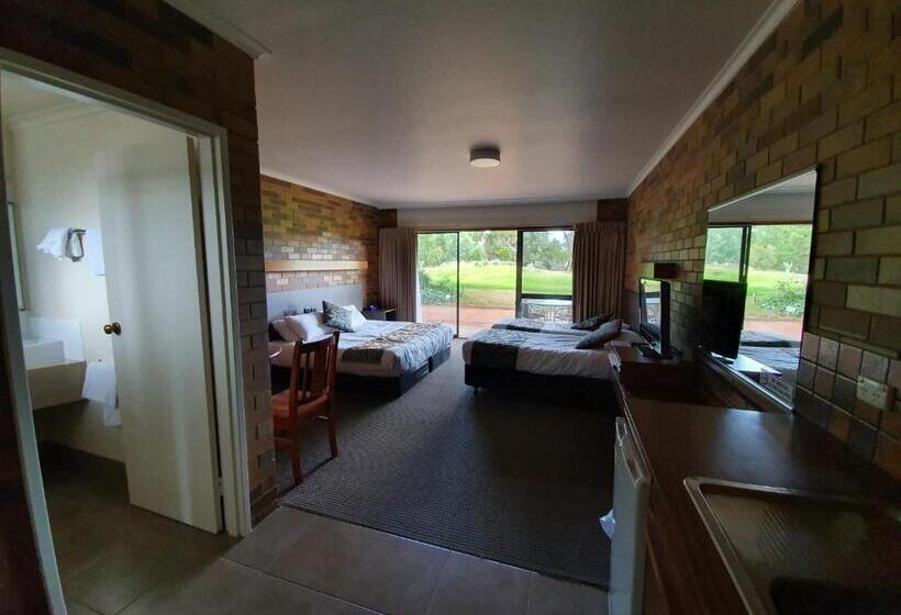 스탠다드 트리플 룸, Shepparton Golf Motel