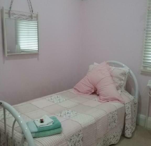 스탠다드 룸, Langley Cottage B&b
