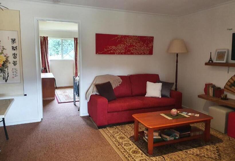 스위트, Oaktree Guest House