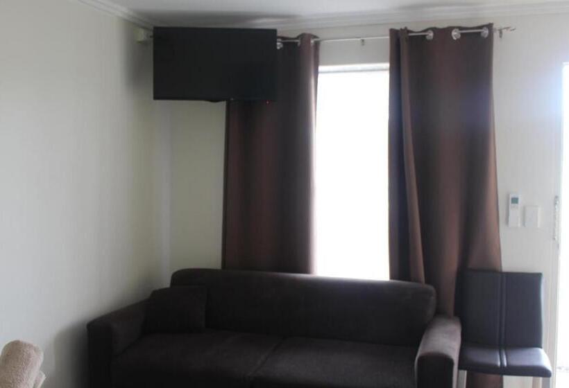 غرفة قياسية سرير ملكى لذوى الإحتياجات الخاصة, Centrepoint Motel