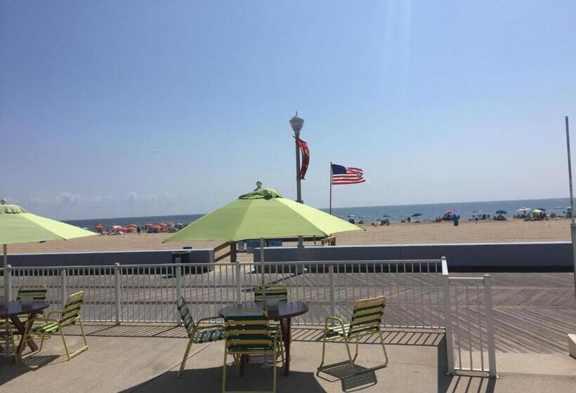 エコノミールーム, Fish Tales Boardwalk Inn & Ocean Mecca Motel